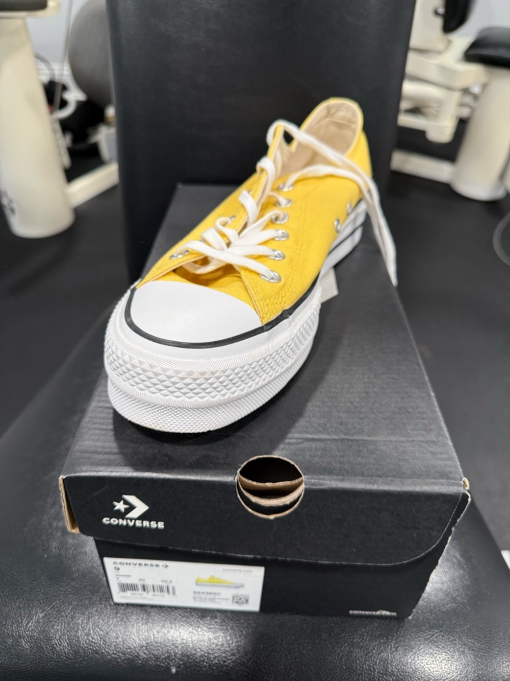 Converse Women's Yellow Low Top Canvas Sneaker Sz